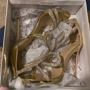 Sparkly gold heels